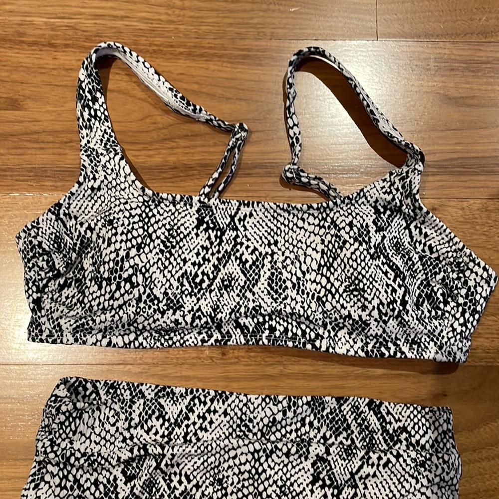 Old Navy bikini - Picture 3 of 8